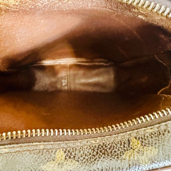 VINTAGE LOUIS VUITTON AMAZONE MONOGRAM CANVAS MESSENGER SHOULDER BAG - Picture 9 of 16